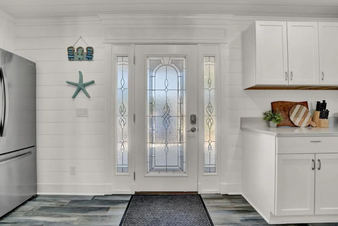 Dog Friendly 2 Bedroom Townhome With Hot Tub And Walking Distance To Beach Панама-Сити Дом отдыха